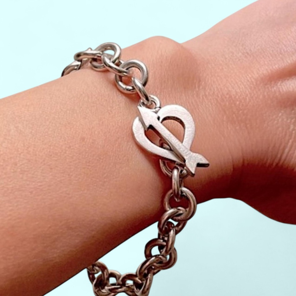 Vtg TAXCO Sterling Silver Chunky Heart & Arrow Toggle Bracelet